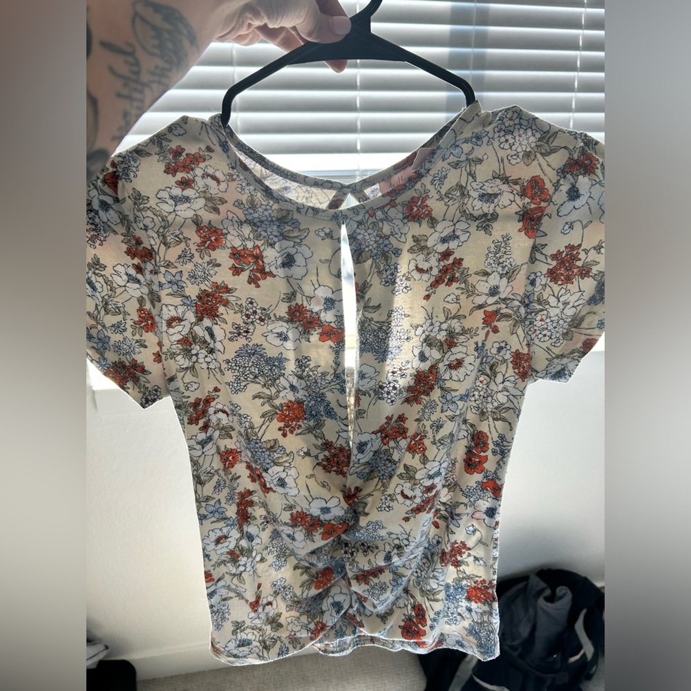 Size small dressy shirt